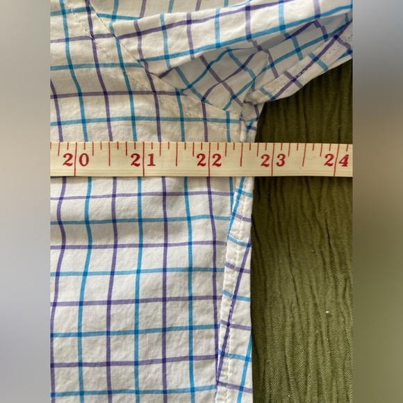 J.Crew mens light weight 100% cotton button down - Picture 8 of 9